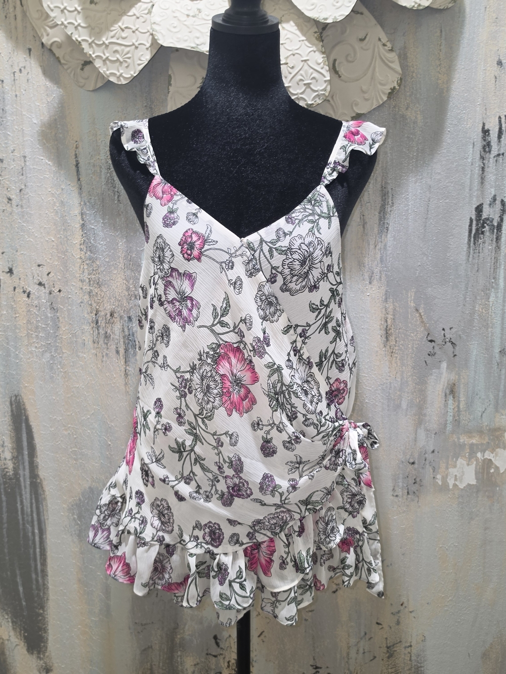 Express Floral Ruffle Skinny Spaghetti Strap Tie-Waist Cami Top - White & Pink